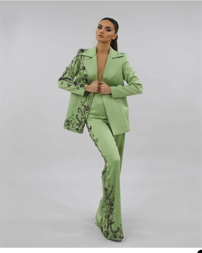 디자이너 그린 새틴 여성용 정장 세트, 럭셔리 비드 아 - Women'S Green Formal Wear 리뷰 및 가격