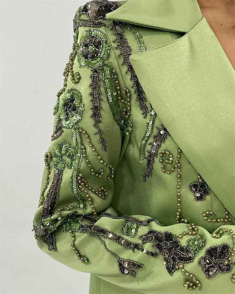 디자이너 그린 새틴 여성용 정장 세트, 럭셔리 비드 아 - Women'S Green Formal Wear 리뷰 및 가격